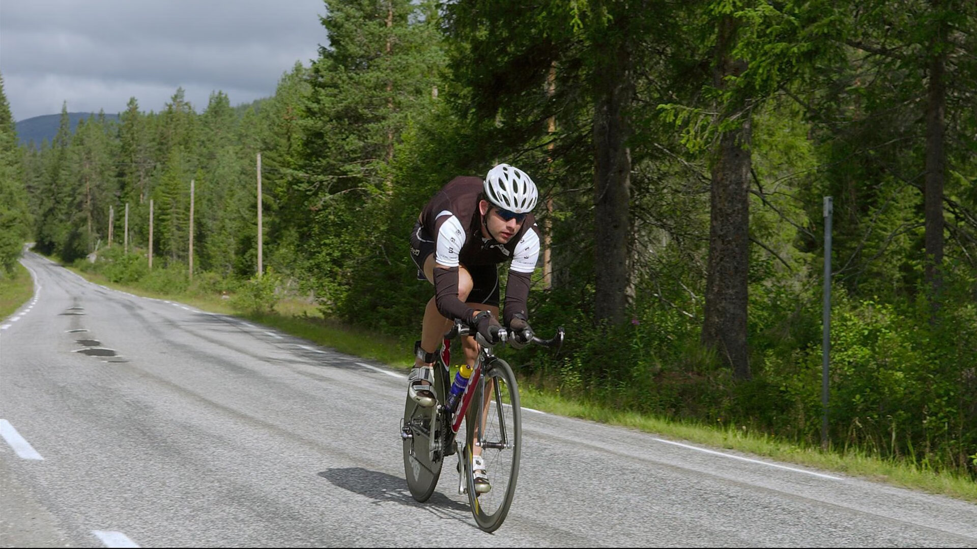 冰岛对阵伊朗，布雷默全场最佳无争议